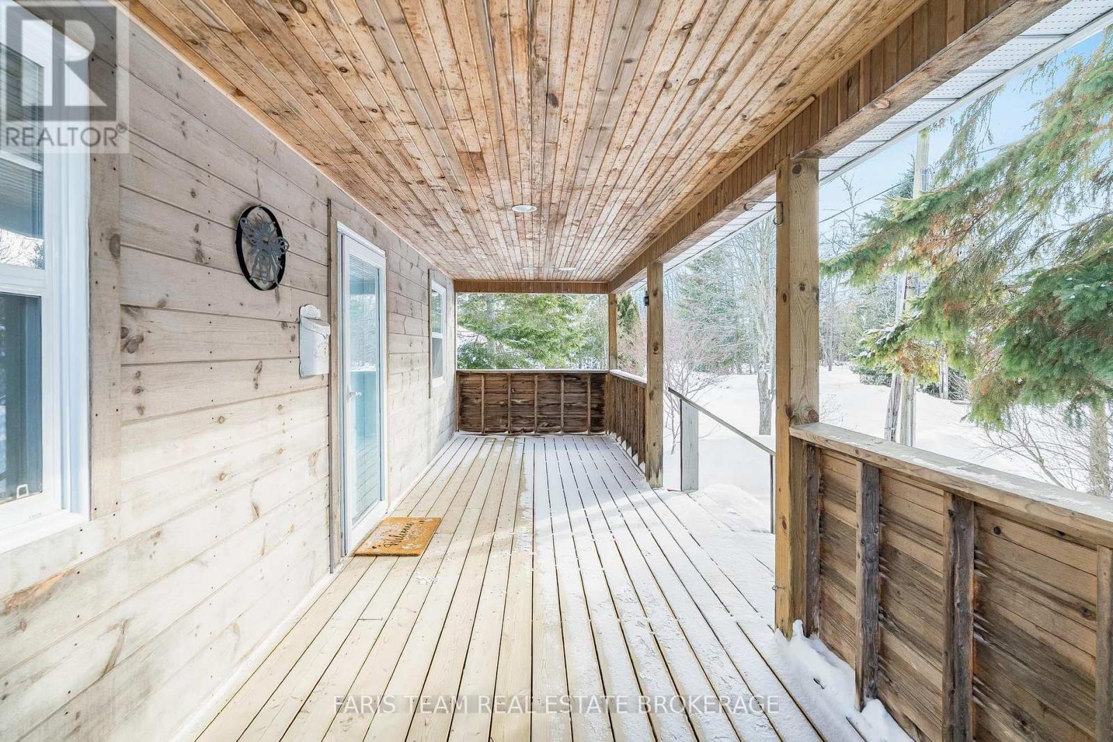 51 61st Street S, Wasaga Beach, Ontario  L9Z 1W1 - Photo 4 - S12729922