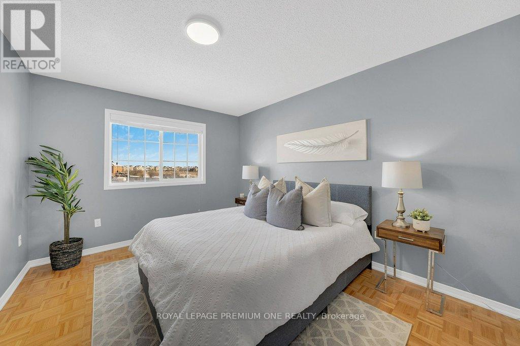 13 Summitridge Court, Brampton, Ontario L6P 2E5 - Photo 12 - W12729918