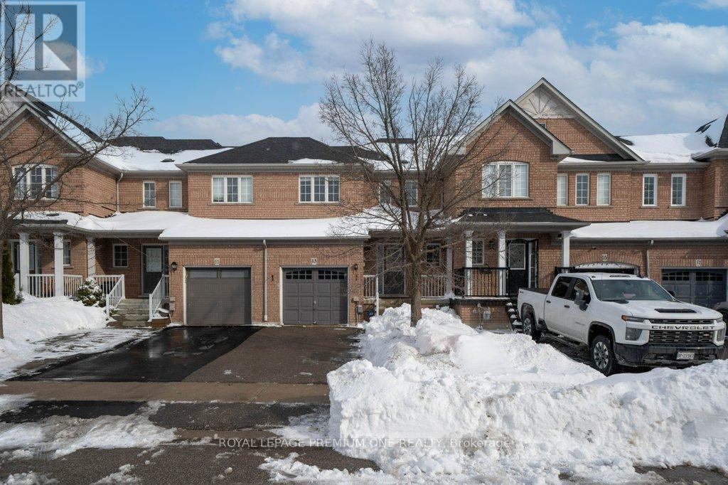 13 Summitridge Court, Brampton, Ontario L6P 2E5 - Photo 3 - W12729918