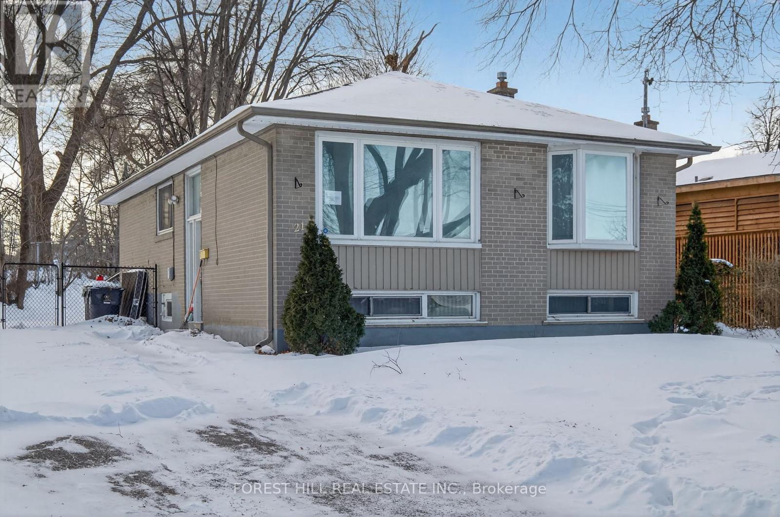21 Caulfield Road, Toronto, Ontario  M9W 1X1 - Photo 1 - W12729948