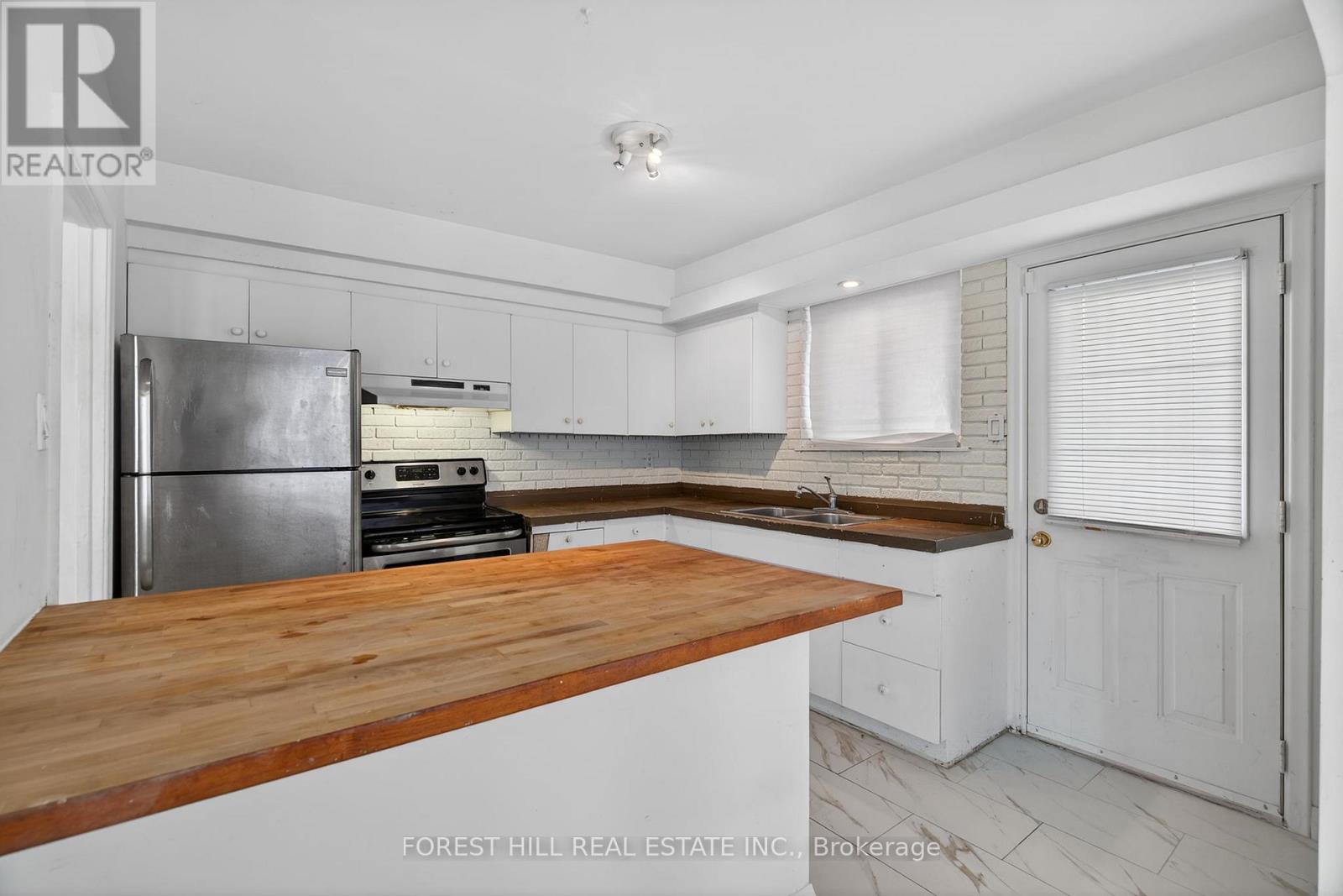 21 Caulfield Road, Toronto, Ontario  M9W 1X1 - Photo 8 - W12729948