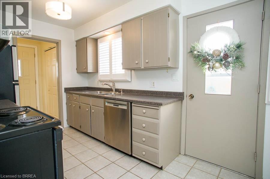 15 Burdock Boulevard, Brantford, Ontario  N3R 6B5 - Photo 10 - 40793338