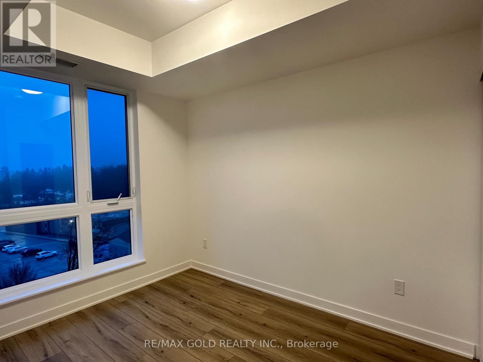 605 - 312 Erb Street W, Waterloo, Ontario  N2L 1W3 - Photo 5 - X12729908