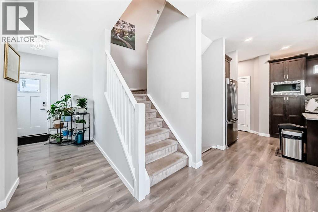 752 Midtown Drive Sw, Airdrie, Alberta  T4B 4K5 - Photo 3 - A2276048