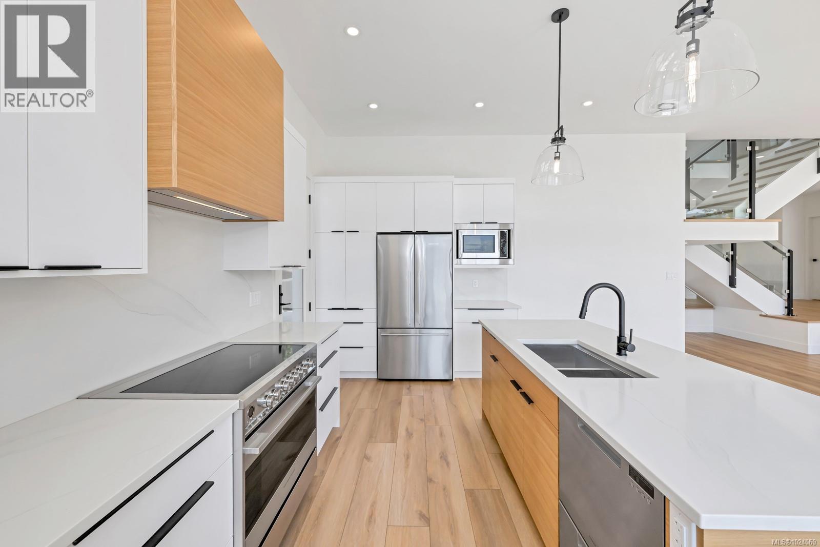 8394 Sa-Seen-Os Rd, Youbou, British Columbia  V0R 3E1 - Photo 6 - 1024069