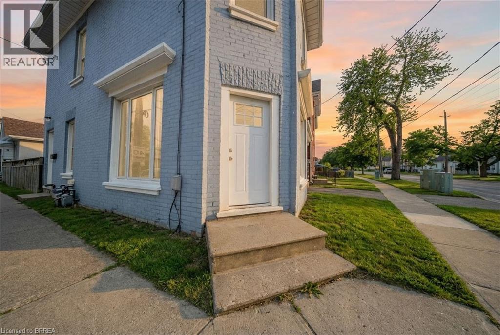 74 Erie Avenue, Brantford, Ontario  N3S 2E9 - Photo 2 - 40799534