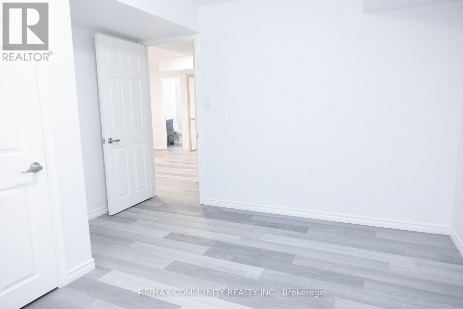 481 Bessborough Drive, Milton, Ontario  L9T 7V1 - Photo 9 - W12714470