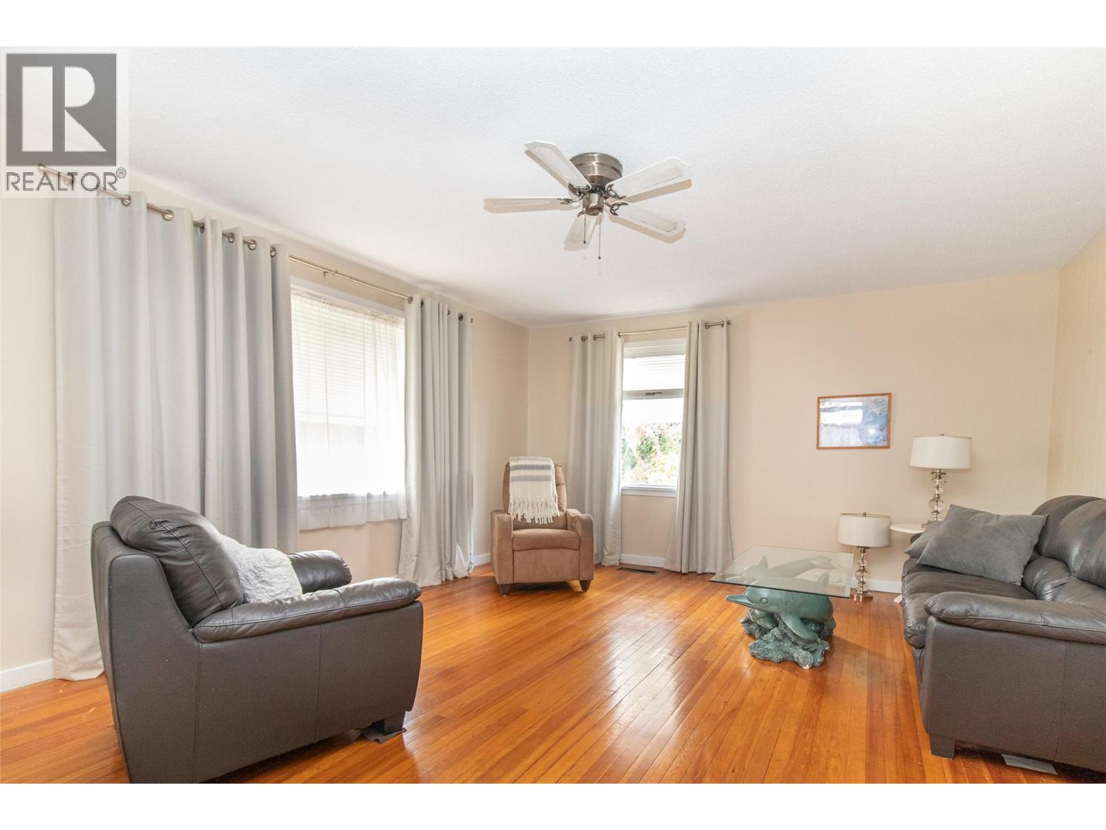 1408 Graham Street, Kelowna, British Columbia  V1Y 3A8 - Photo 2 - 10373881