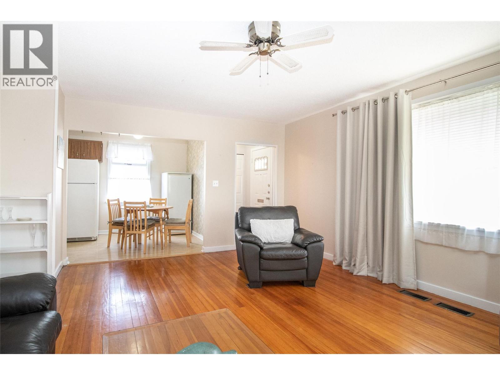 1408 Graham Street, Kelowna, British Columbia  V1Y 3A8 - Photo 3 - 10373881