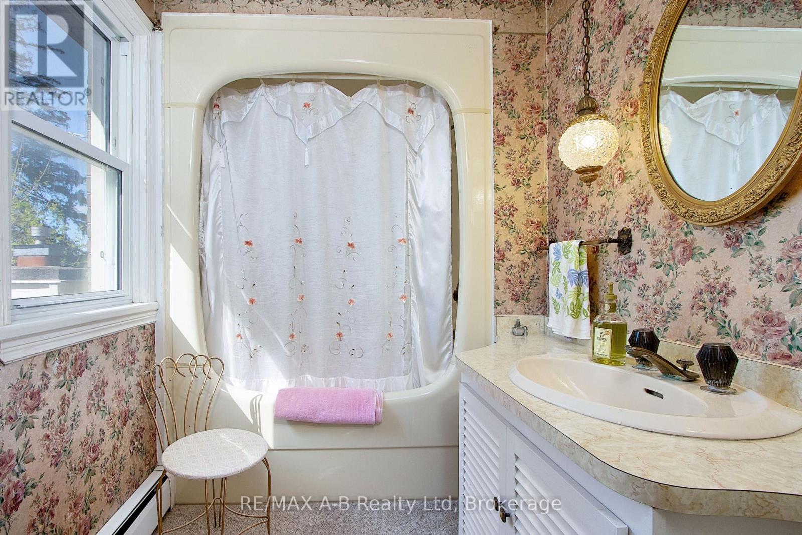 235 William Street, Stratford, Ontario  N5A 4Y2 - Photo 17 - X12730048