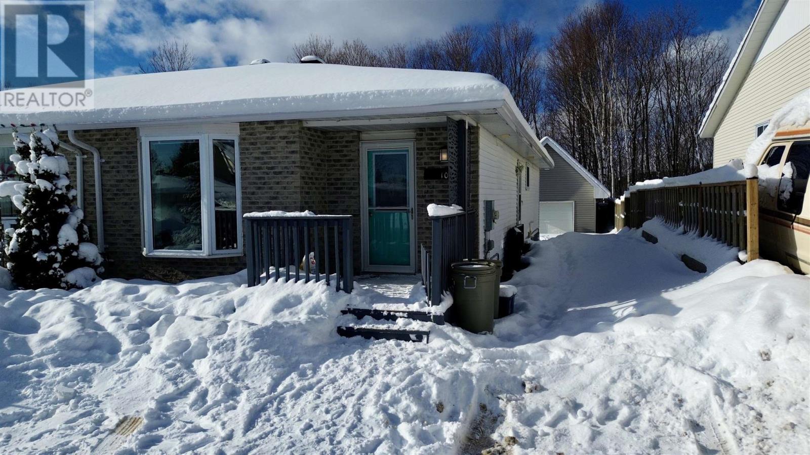 104 Taylor Blvd, Elliot Lake, Ontario  P5A 3K2 - Photo 1 - SM260168