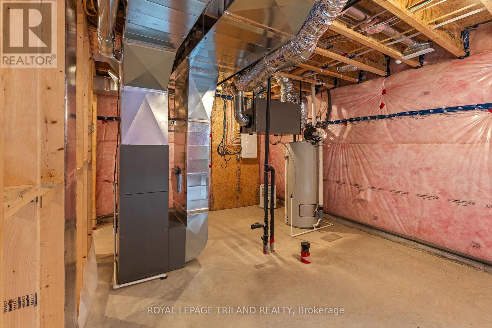 160 Elizabeth Street, Lambton Shores, Ontario  N0M 2N0 - Photo 24 - X12730060