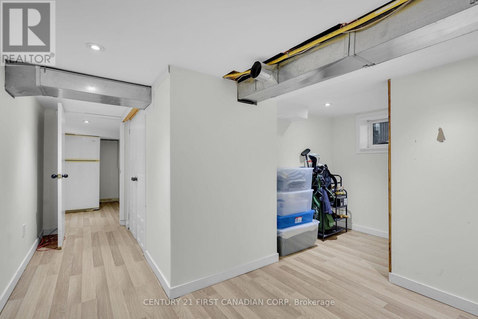 Photo 39 of 50 for 4279 South Routledge Road