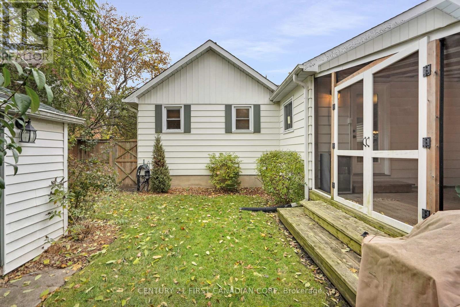 Photo 44 of 50 for 4279 South Routledge Road