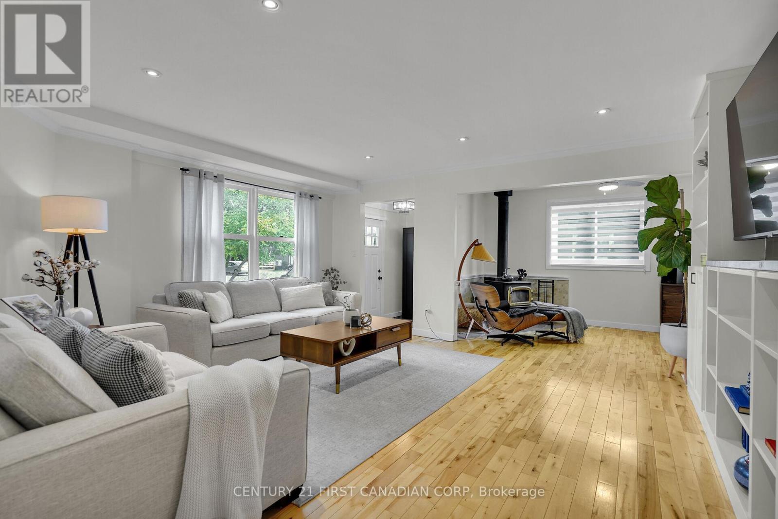 Photo 9 of 50 for 4279 South Routledge Road