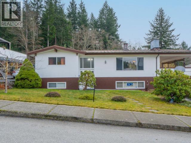 6184 COLUMBIA STREET, Powell River, British Columbia