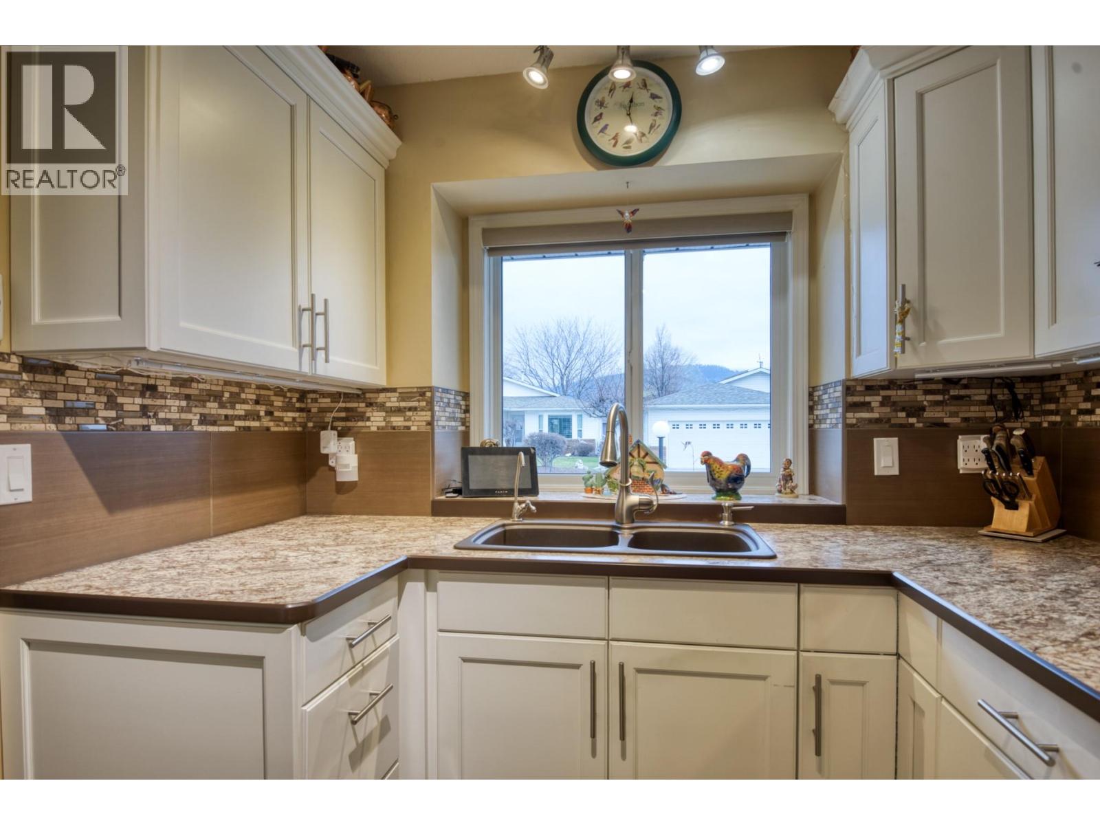 140 Heron Drive, Penticton, British Columbia  V2A 8K6 - Photo 8 - 10373774