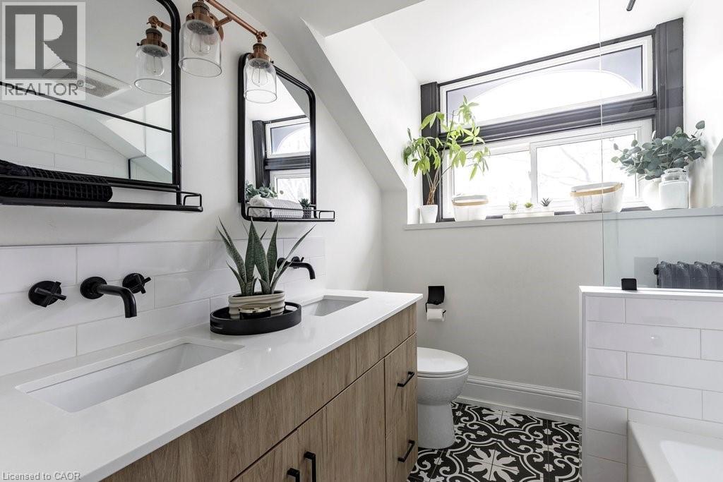 982 Highway 8, Stoney Creek, Ontario  L8E 5H9 - Photo 35 - 40798624