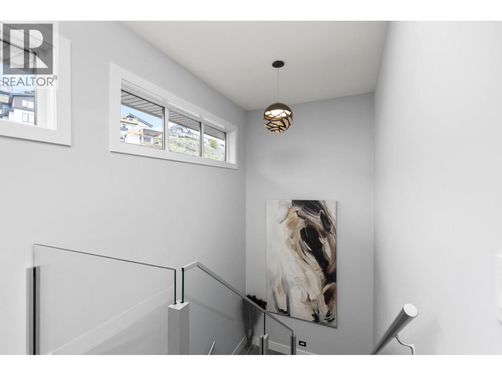 1088 Clarance Avenue, Kelowna, British Columbia  V1W 5M6 - Photo 49 - 10373843