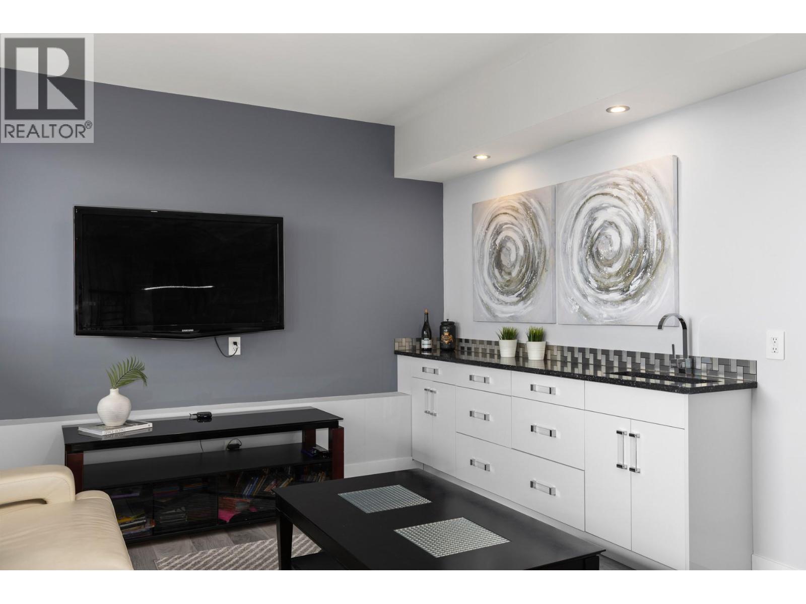 1088 Clarance Avenue, Kelowna, British Columbia  V1W 5M6 - Photo 59 - 10373843