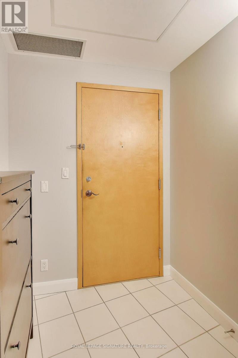 801 - 700 King Street W, Toronto, Ontario  M5V 2Y6 - Photo 4 - C12729982