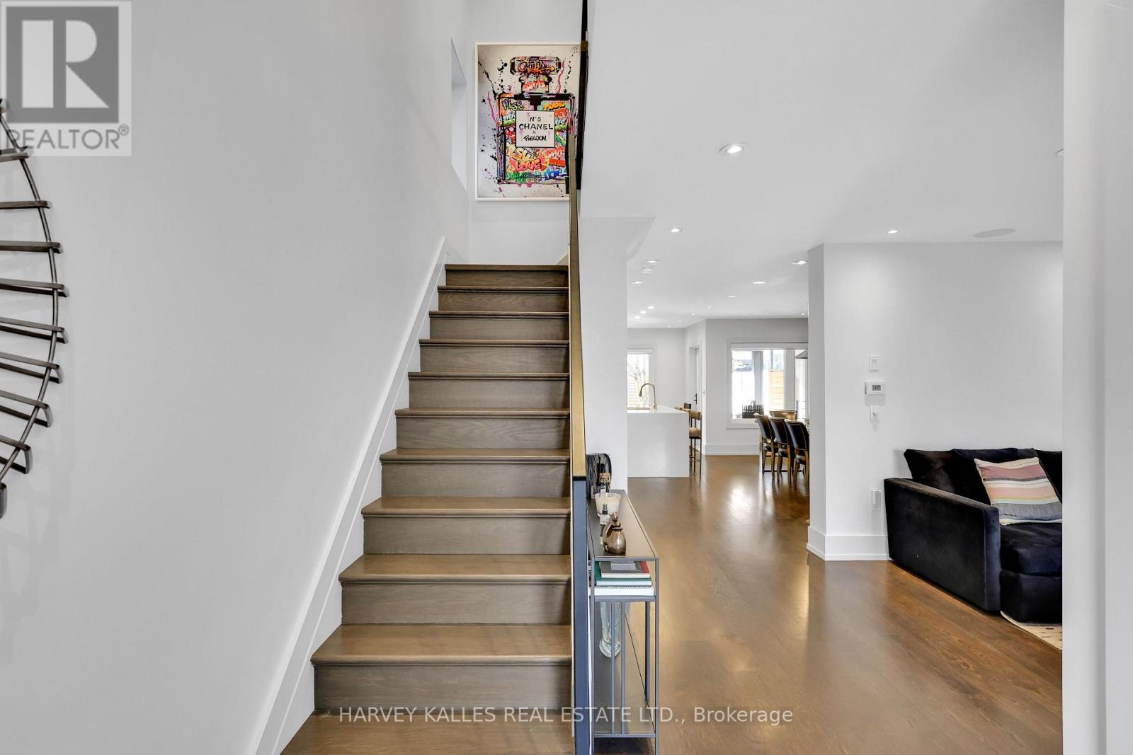 378 Elm Road, Toronto, Ontario  M5M 3V8 - Photo 5 - C12730012