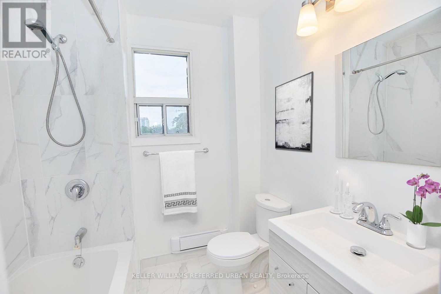 Upper - 559 Dufferin Street, Toronto, Ontario  M6K 2B1 - Photo 9 - C12730106