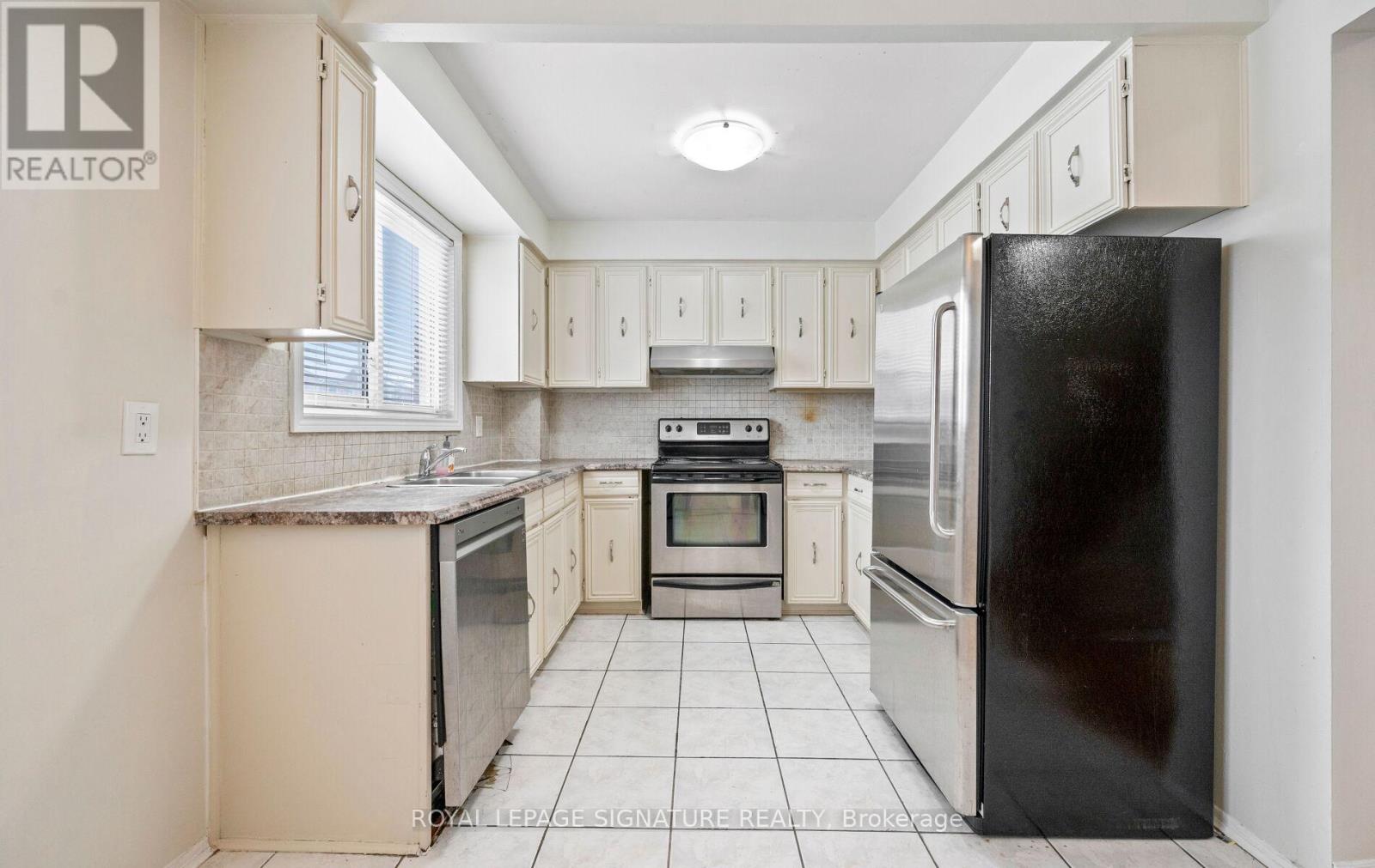 54 Carnival Court, Toronto, Ontario  M2R 3T8 - Photo 17 - C12730158