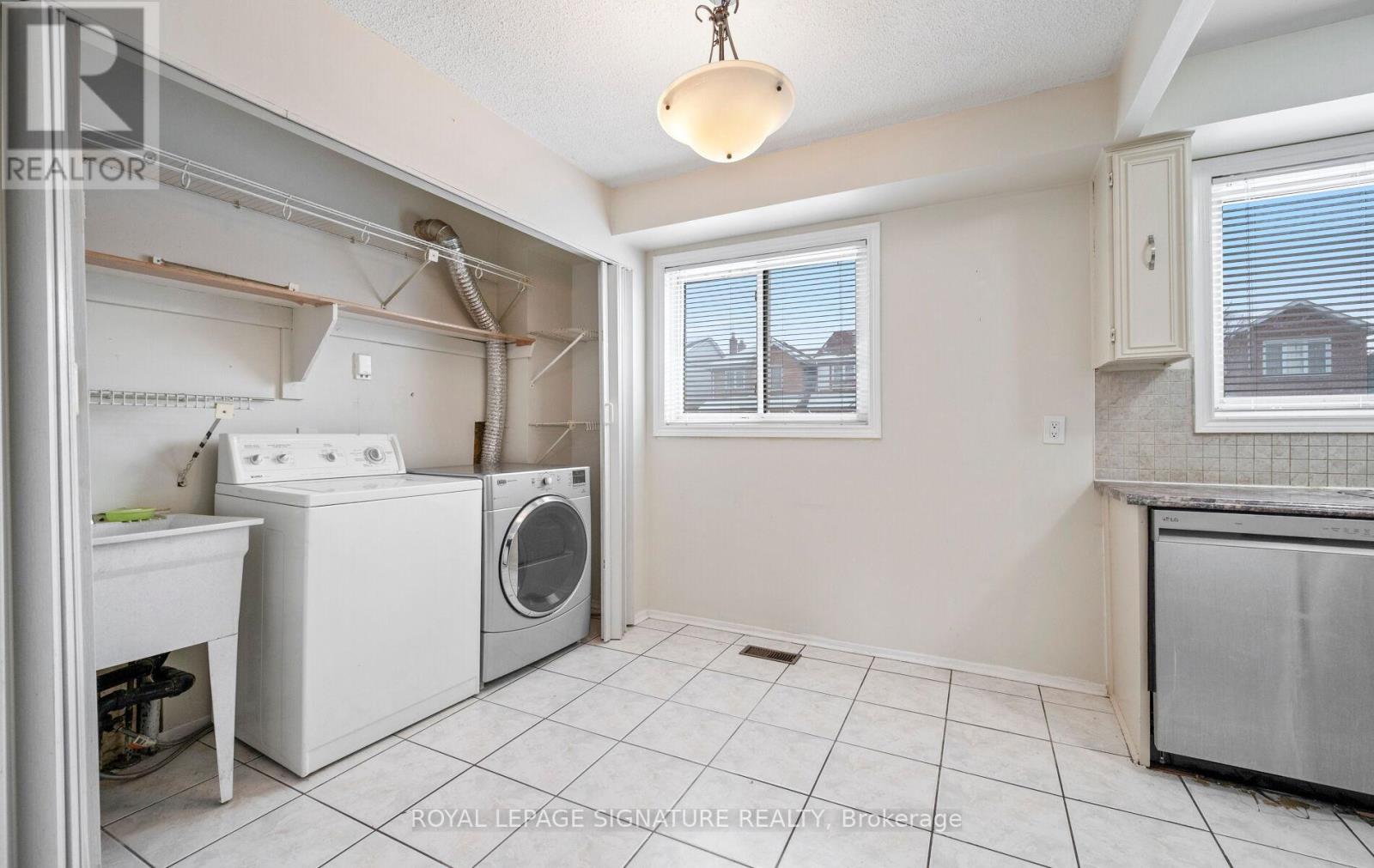 54 Carnival Court, Toronto, Ontario  M2R 3T8 - Photo 20 - C12730158