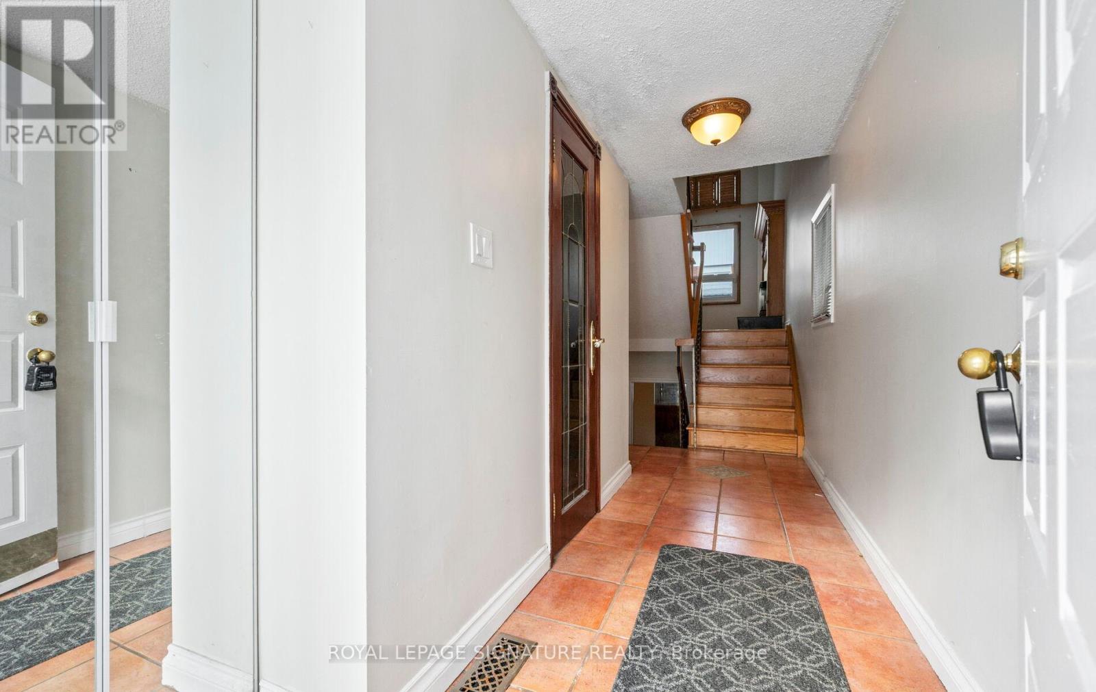 54 Carnival Court, Toronto, Ontario  M2R 3T8 - Photo 3 - C12730158