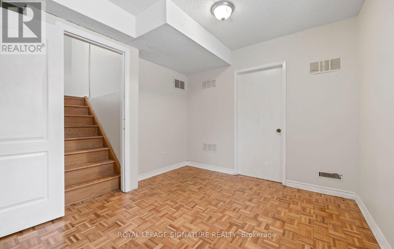 54 Carnival Court, Toronto, Ontario  M2R 3T8 - Photo 39 - C12730158