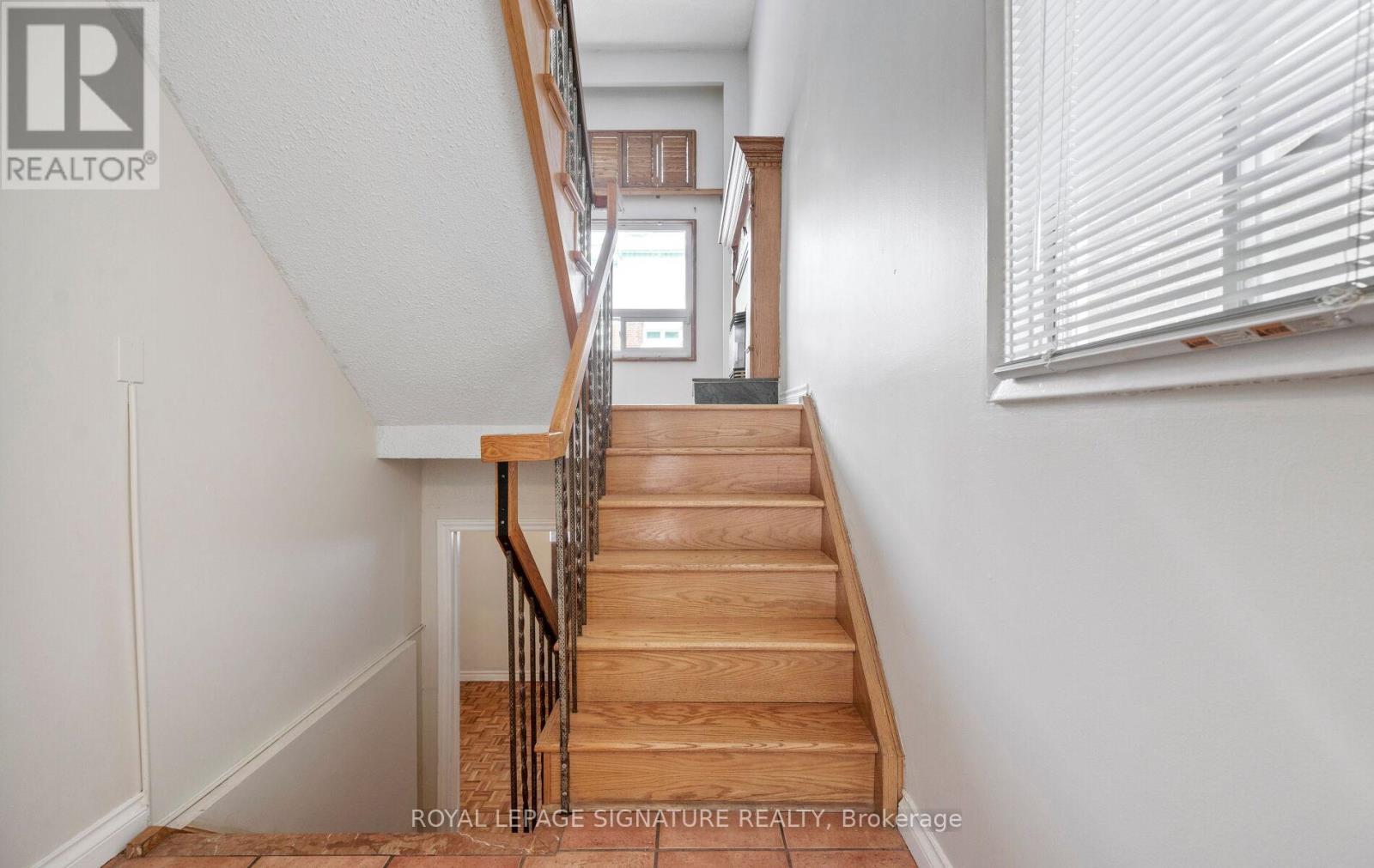 54 Carnival Court, Toronto, Ontario  M2R 3T8 - Photo 6 - C12730158