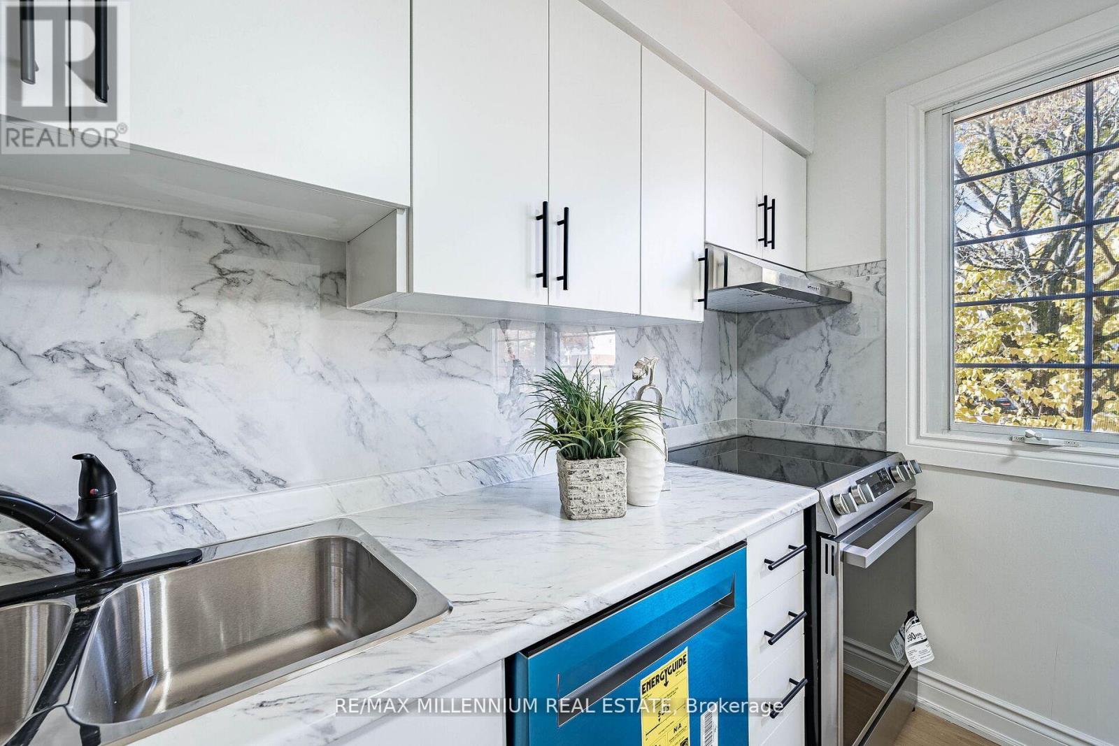 985 Central Park Boulevard N, Oshawa, Ontario  L1G 7A7 - Photo 10 - E12729992