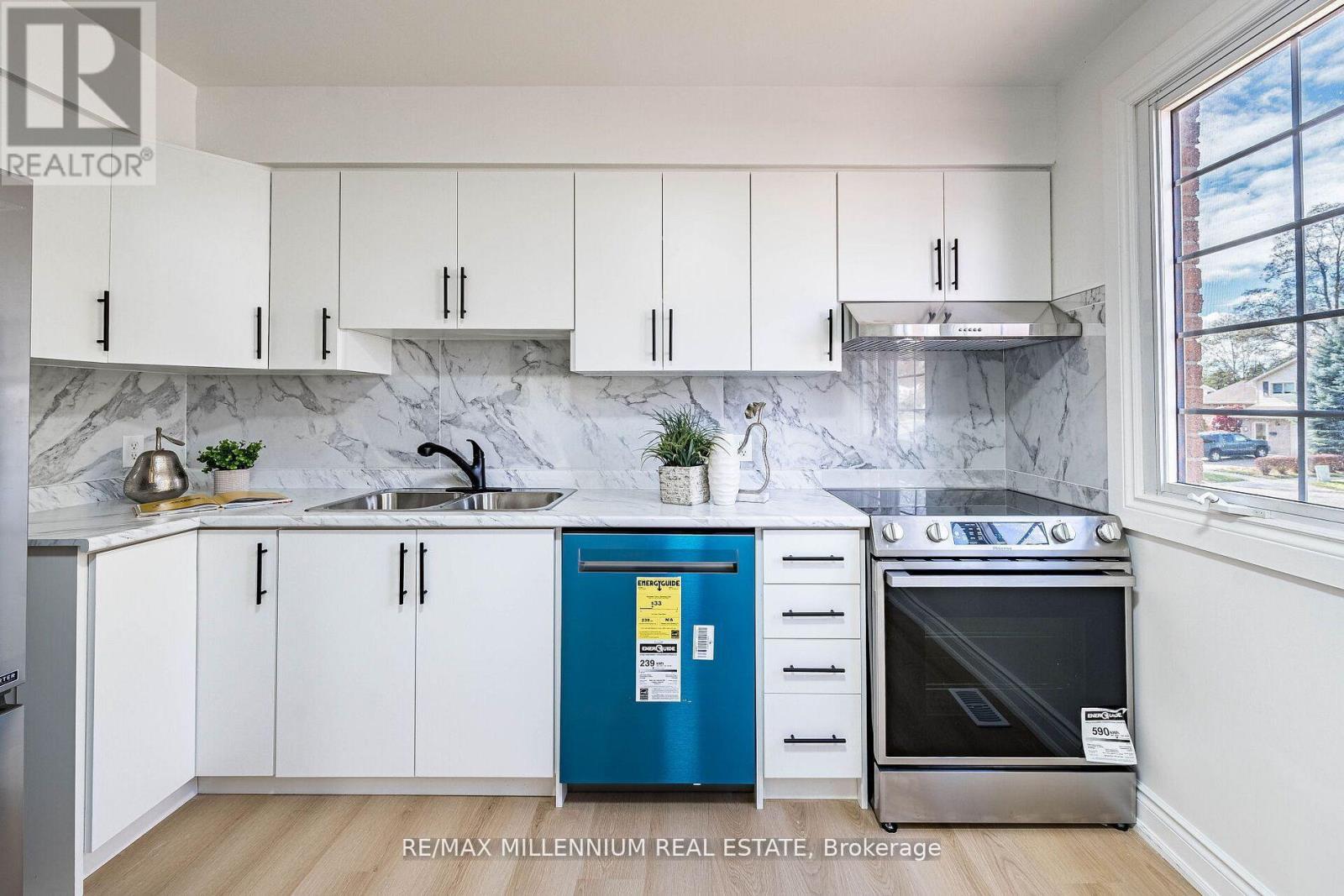 985 Central Park Boulevard N, Oshawa, Ontario  L1G 7A7 - Photo 6 - E12729992