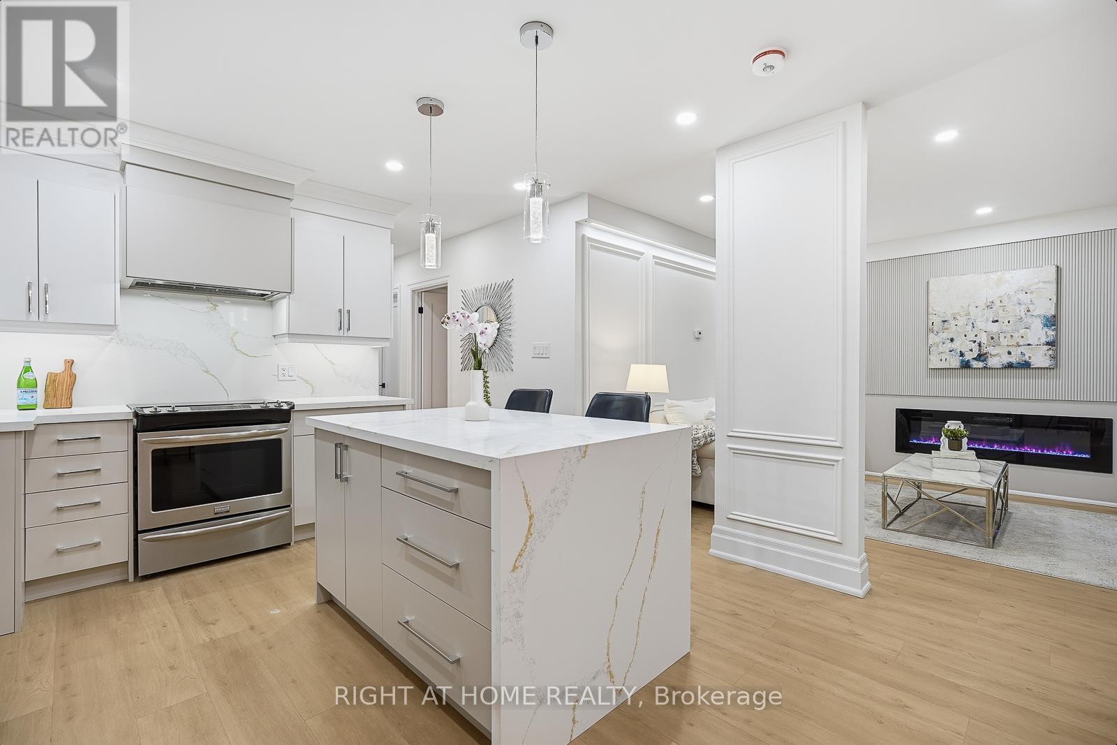 162 TOWER DRIVE, Toronto, Ontario