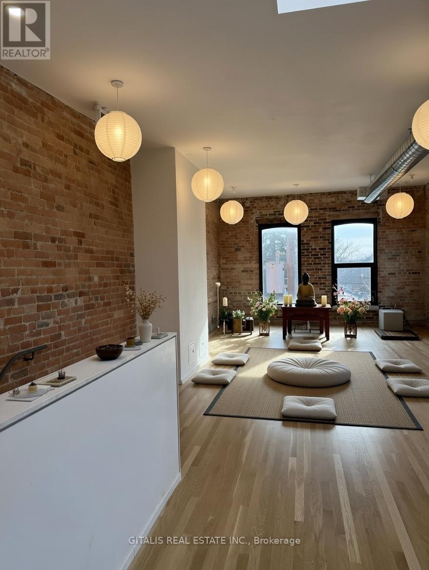 3RD FLOOR - 972 QUEEN STREET E, Toronto, Ontario