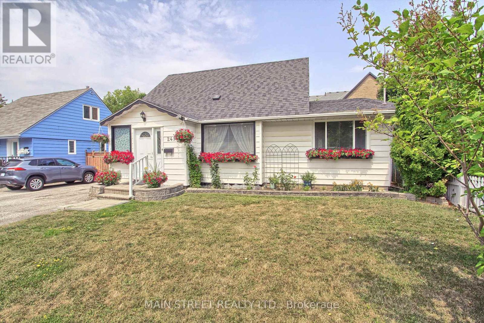 241 Andrew Street, Newmarket, Ontario  L3Y 1H1 - Photo 2 - N12730062