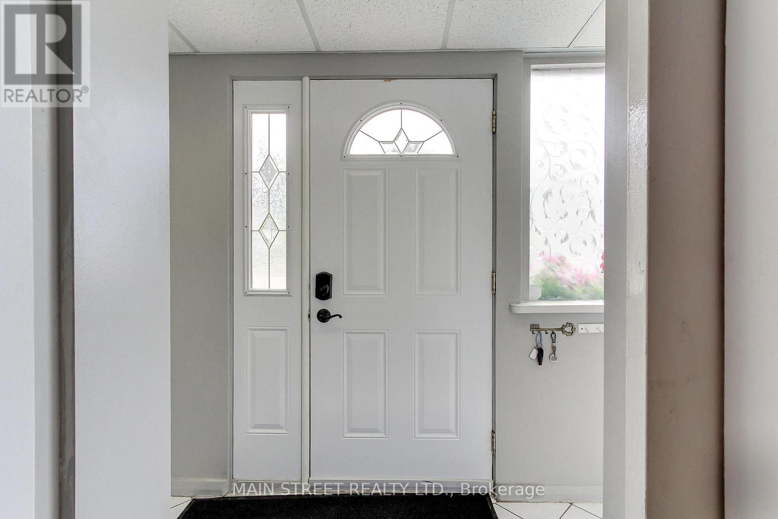 241 Andrew Street, Newmarket, Ontario  L3Y 1H1 - Photo 6 - N12730062