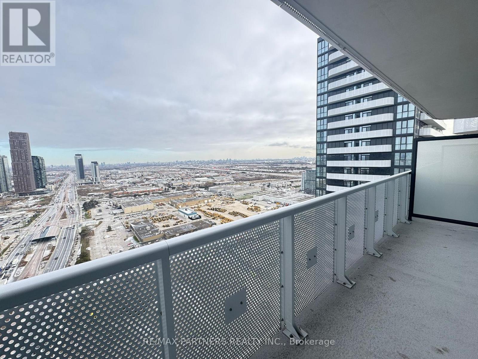 3507 - 8 Interchange Way, Vaughan, Ontario  L4K 0R2 - Photo 9 - N12730144