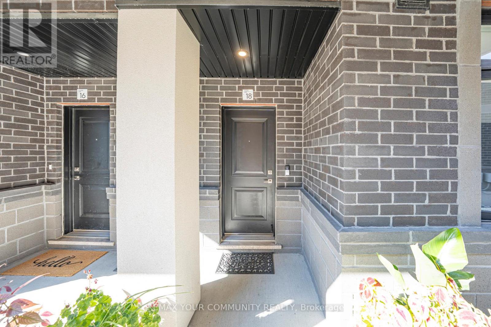 18 - 6 Sayers Lane, Richmond Hill, Ontario  L4E 1J8 - Photo 3 - N12729880