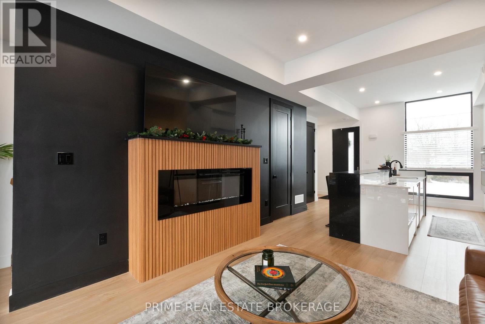 Photo 11 of 50 for 417 Baseline Road E