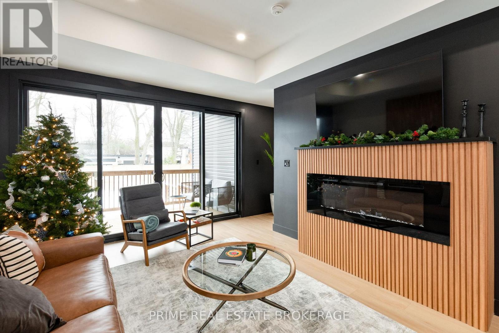 Photo 14 of 50 for 417 Baseline Road E