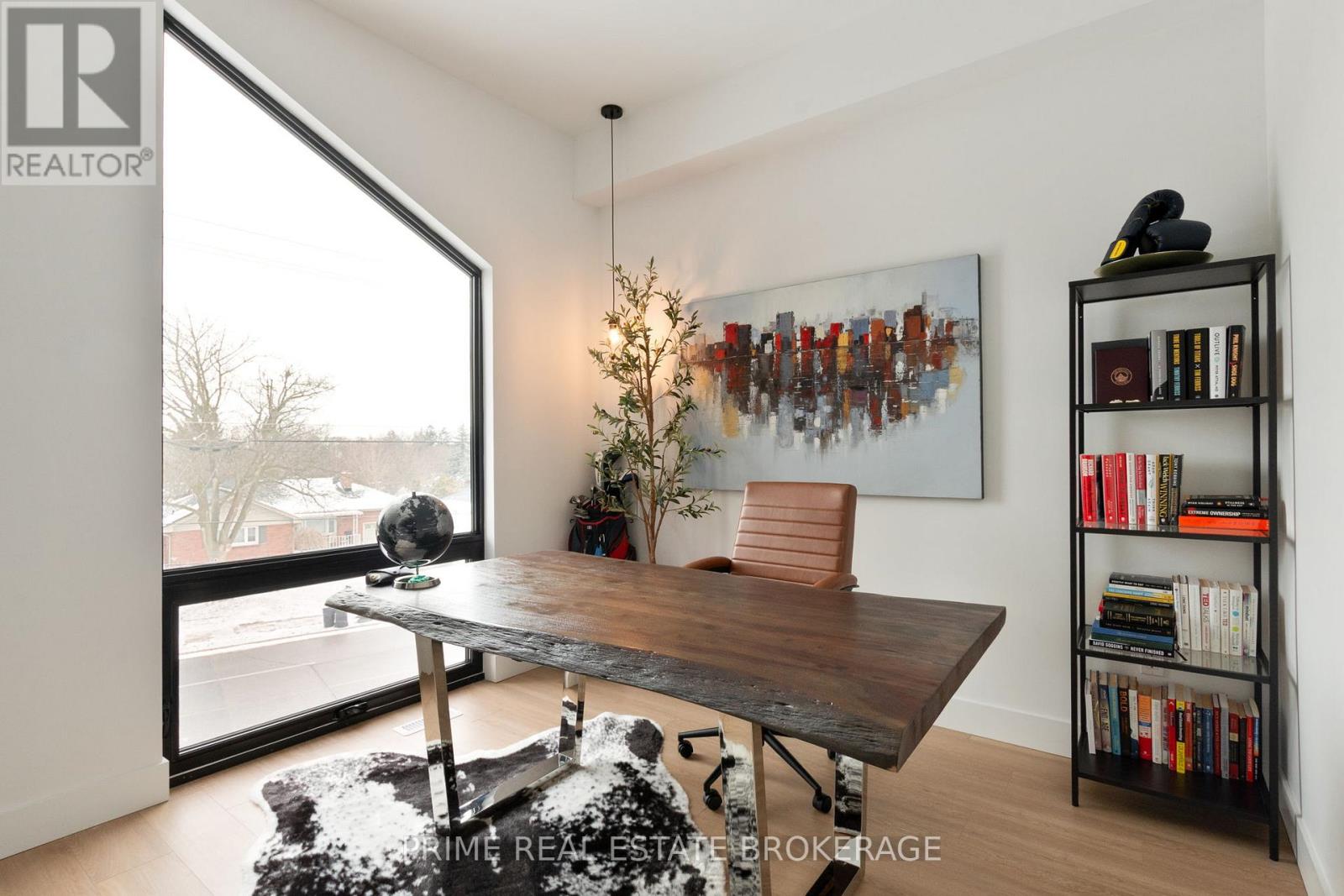 Photo 23 of 50 for 417 Baseline Road E