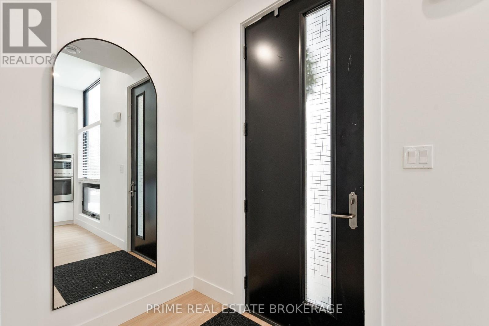 Photo 3 of 50 for 417 Baseline Road E