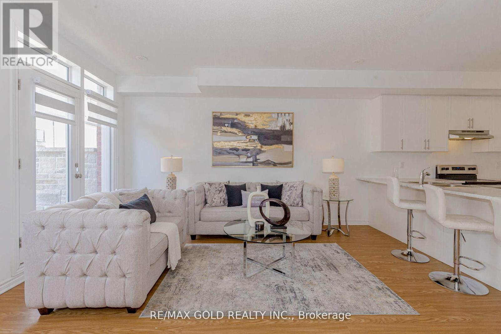 15 Tiveron Avenue, Caledon, Ontario  L7C 4L4 - Photo 12 - W12730040