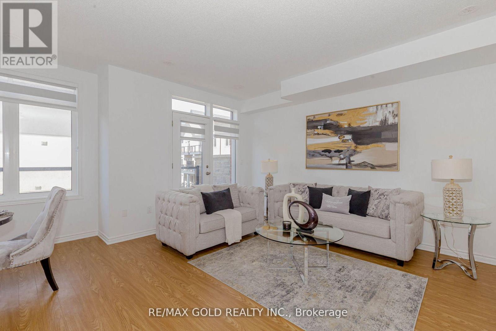 15 Tiveron Avenue, Caledon, Ontario  L7C 4L4 - Photo 13 - W12730040