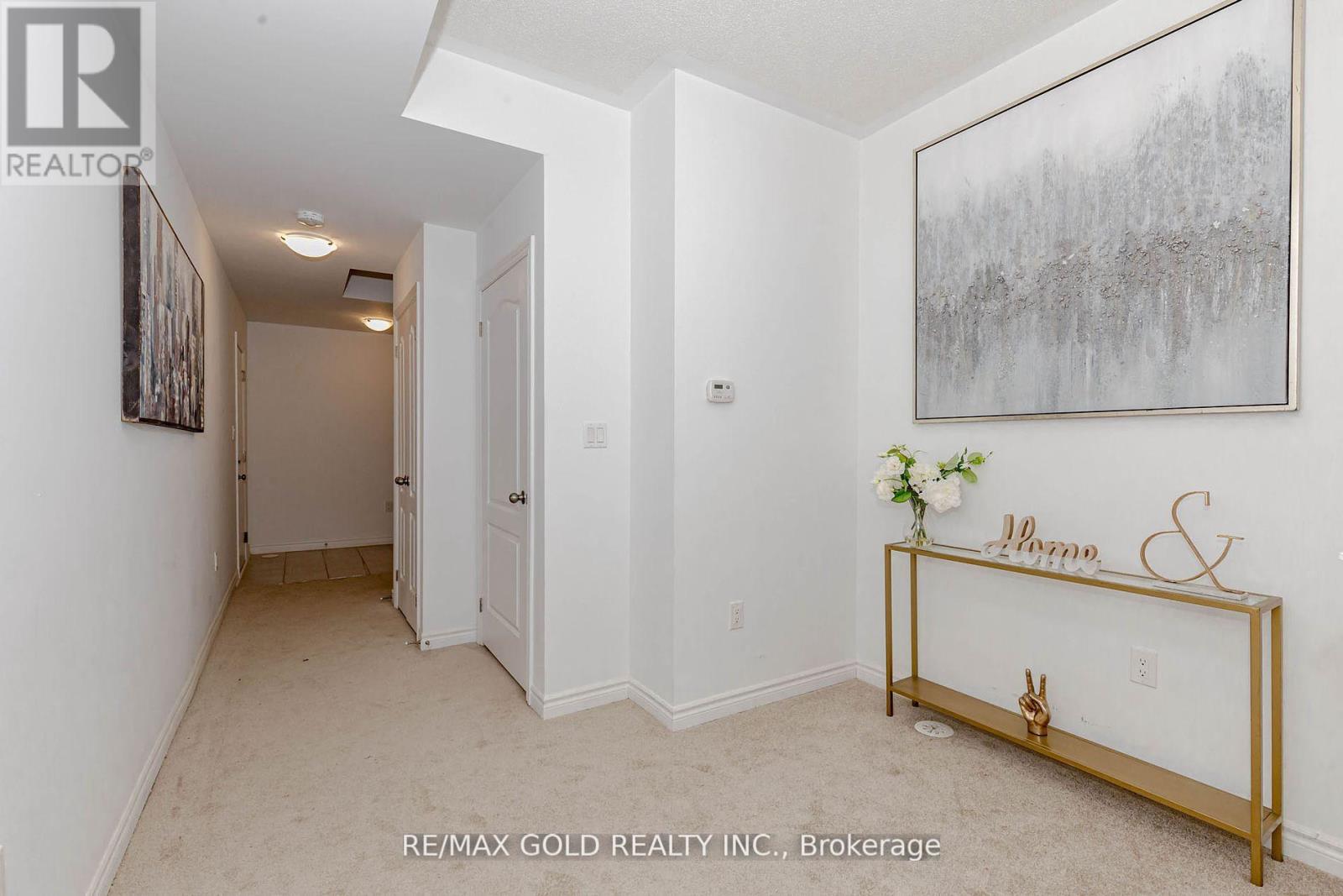 15 Tiveron Avenue, Caledon, Ontario  L7C 4L4 - Photo 7 - W12730040