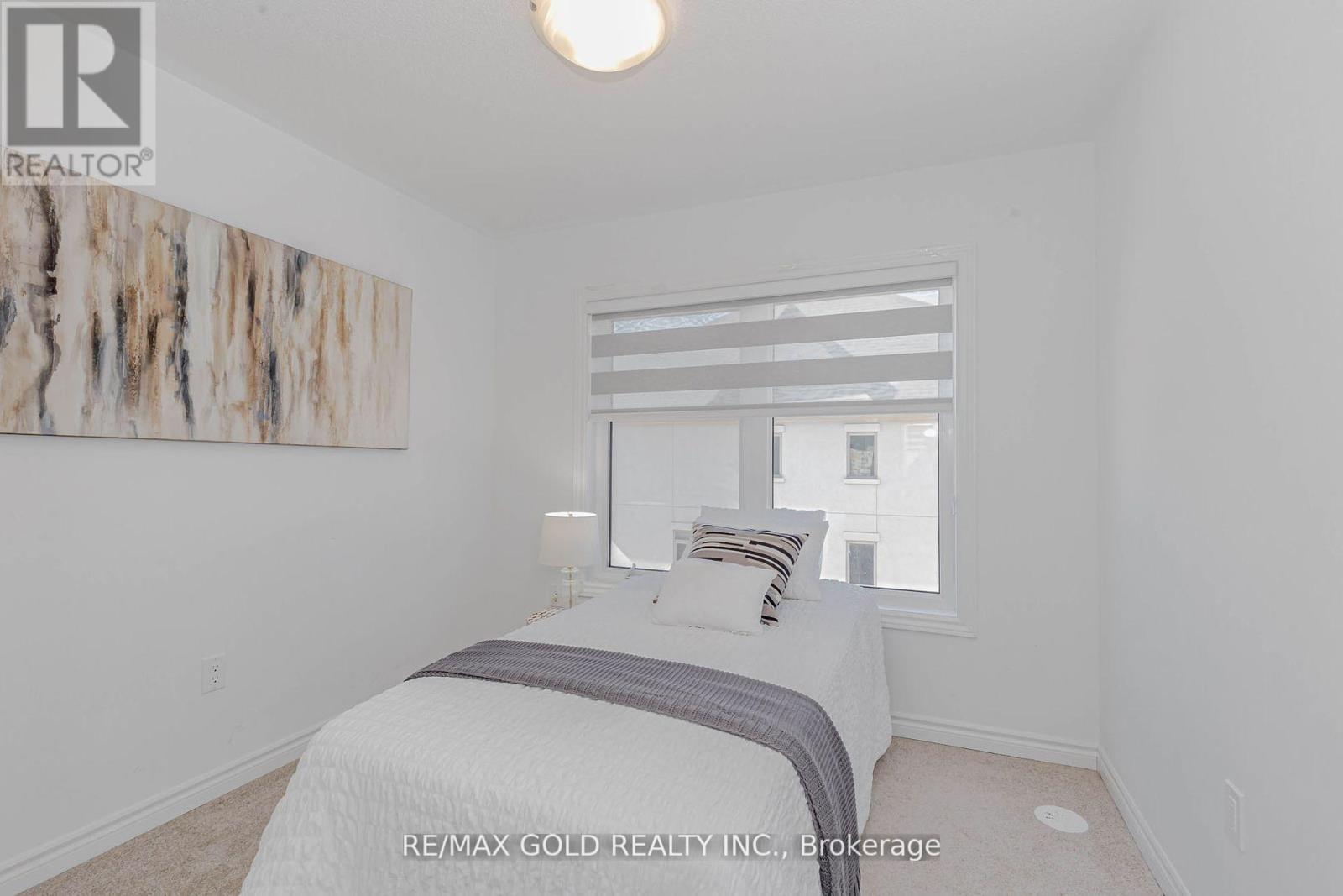 15 Tiveron Avenue, Caledon, Ontario  L7C 4L4 - Photo 9 - W12730040