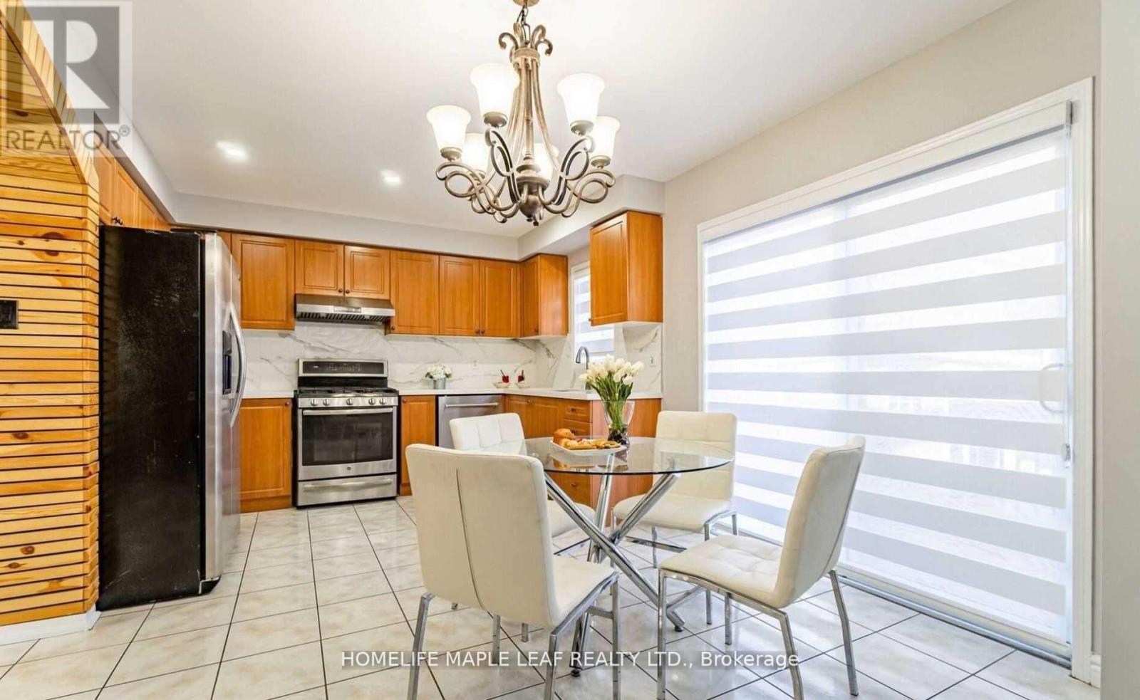 343 Edenbrook Hill Drive, Brampton, Ontario  L7A 2L3 - Photo 3 - W12730070