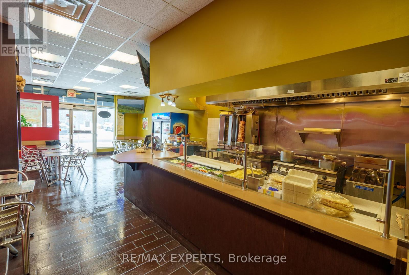 10 - 6901 Bronte St Street S, Milton, Ontario  L9T 2X6 - Photo 4 - W12730078